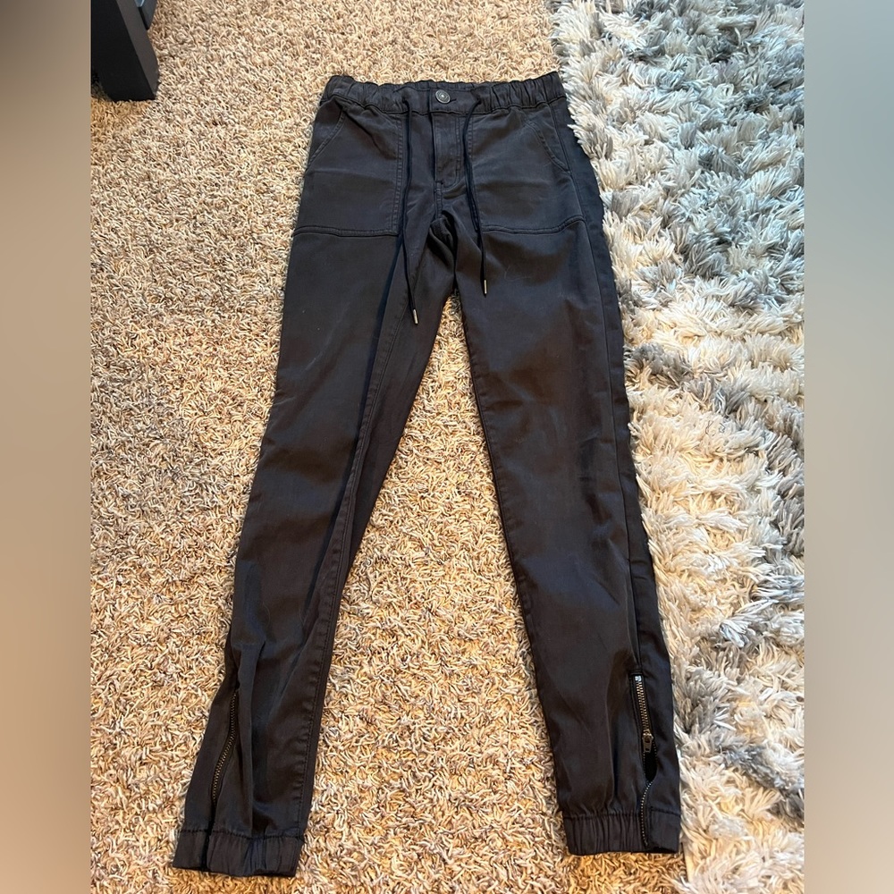 Black jean that are loose fit